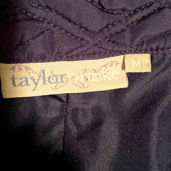 Taylor Brooke  Vest M. Zipper Ftont Exc Shape - Picture 9 of 10
